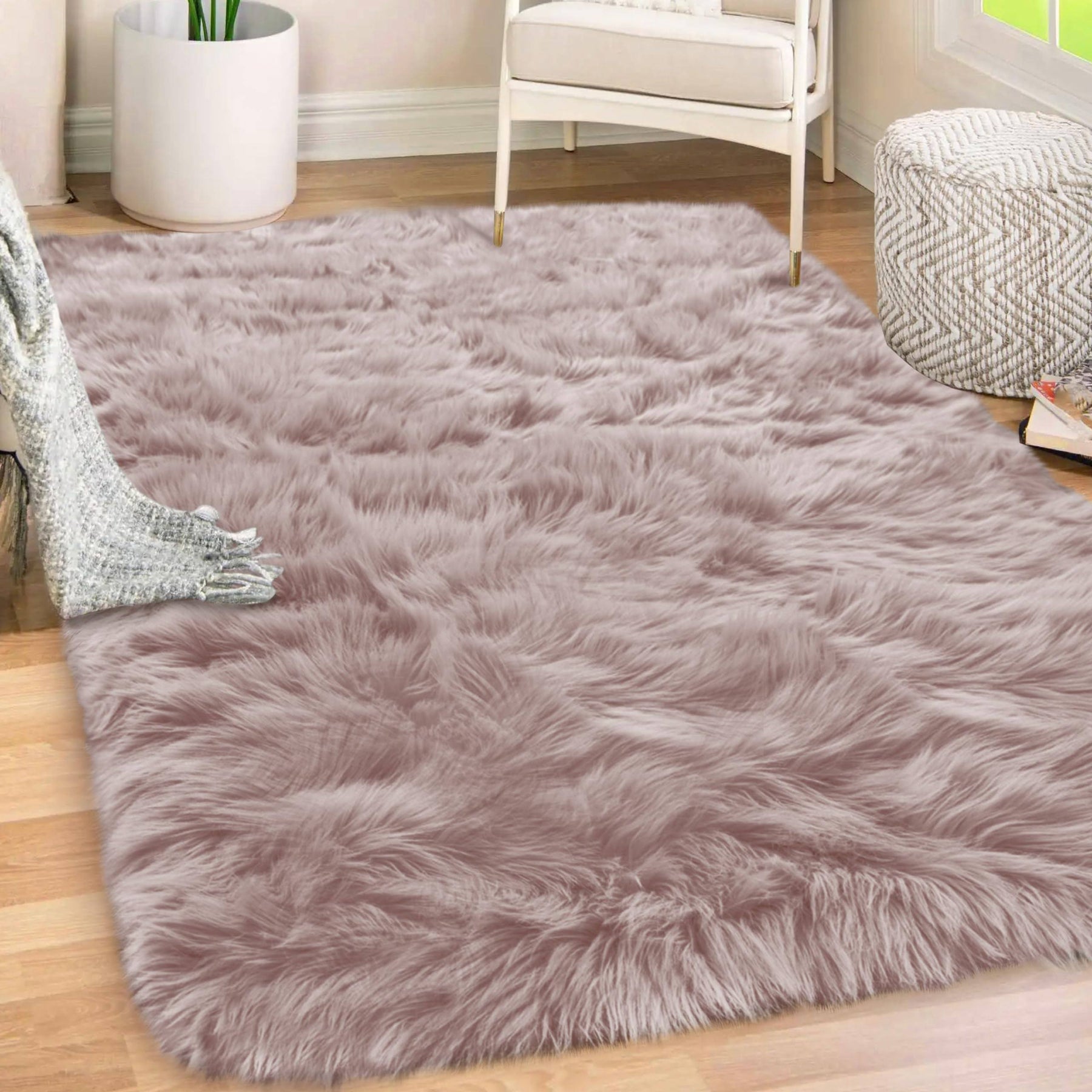 Gorilla Grip Fluffy Faux Fur Rug, Machine Washable Soft Furry Area Rugs, Rubber Backing, Plush Floor Carpets for Baby Nursery, Bedroom, Living Room